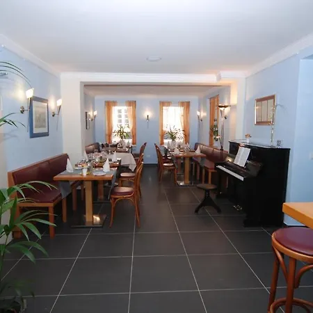 Harry's Vinothek & Restaurant Hotel 3*