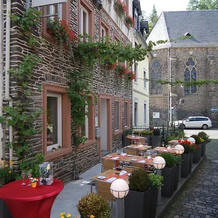 Harry's Vinothek & Restaurant Otel 3*